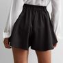 Cameo Rose Black Tailored Flippy Shorts, size 10 Image 2