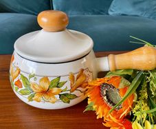 Vintage Enamel Lidded Saucepan Pot with Wooden Handle Autumnal Leaf Design