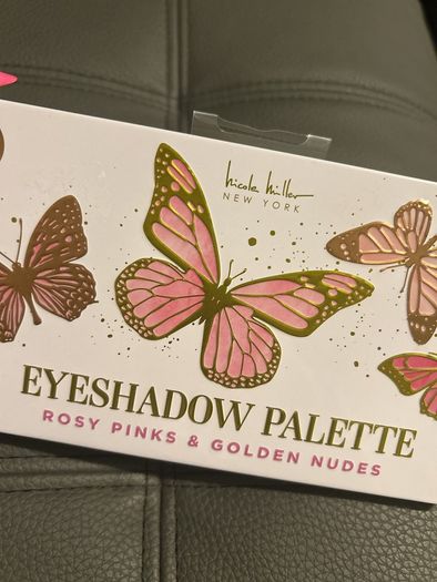 24 colour Nicole miller pallet