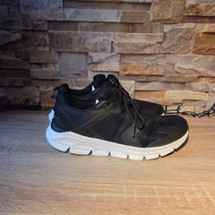 Trainers, size 6