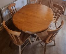 Extendable Kitchen Table & 5 Chairs