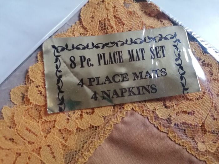 4 Placemats & 4 Napkins