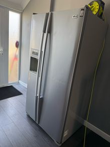 LG fridge freezer + water and ice dispenser
