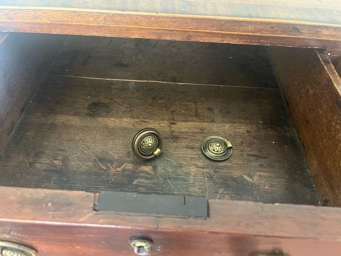 Mahogany chest of drawers