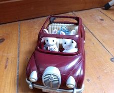 Sylvanian  rabbit couple with car