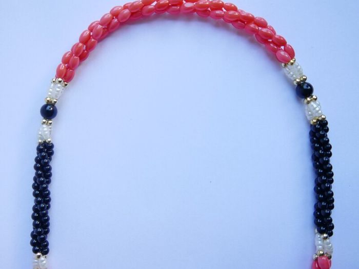 Vintage Red and Black Corals length 23,5"