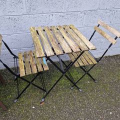 Patio table & 2 chairs