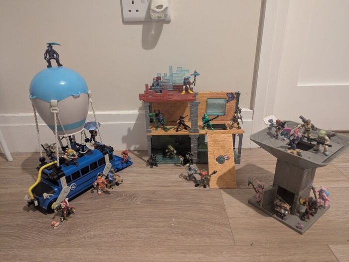 Fortnite figures