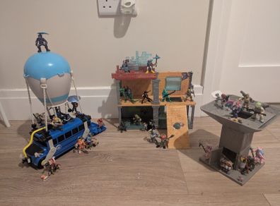 Fortnite figures