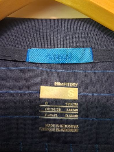 Arsenal Jersey. Official Nike Arsenal Mens Away Jersey From Season 2009/2010. Authentic Original From The Time. Not A Modern Day Remake.  Collect In Dublin Or Receive Via Post.