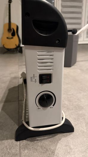 2000W Electric Convector Heater with Adjustable Thermostat - Perfect Condition