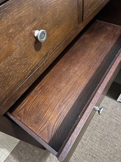Chest of drawers