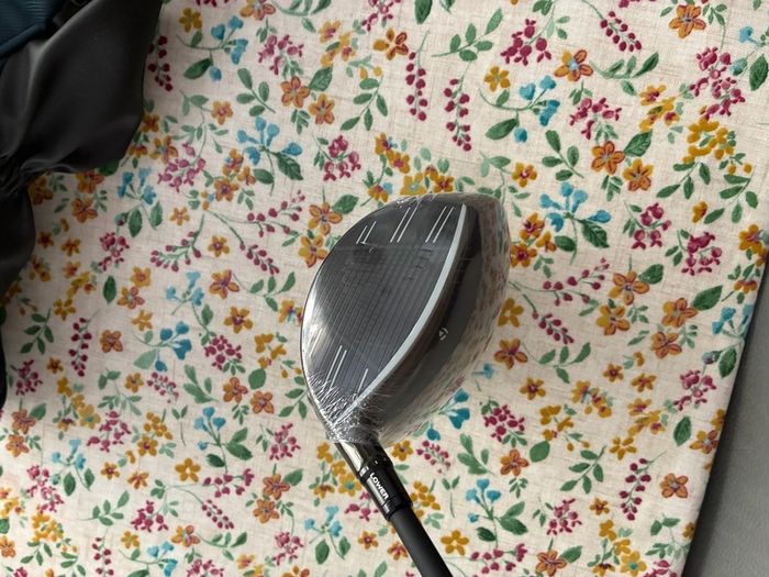 Brand new TaylorMade QI4D driver