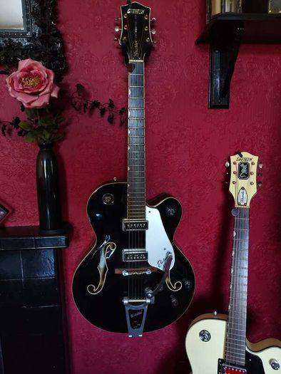 Gretsch Electromatic G5125 hollow body electric guitar