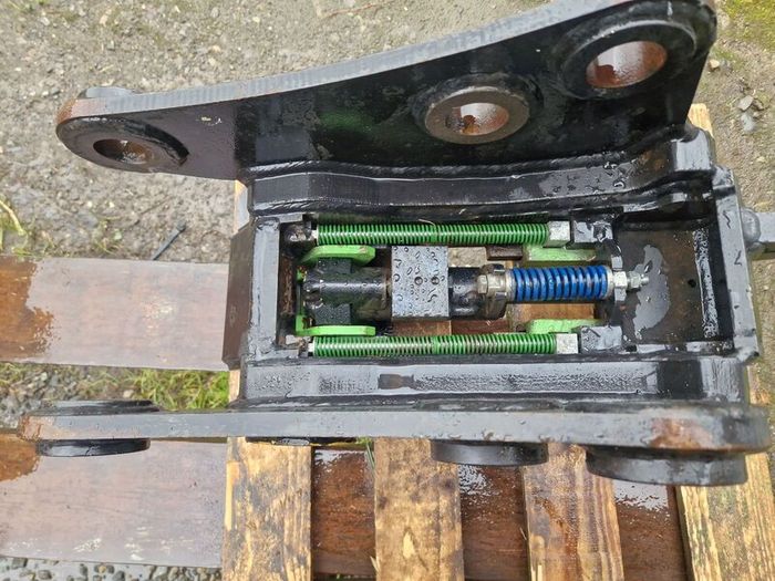 Geith Quick Hitch Ford/NH Digger