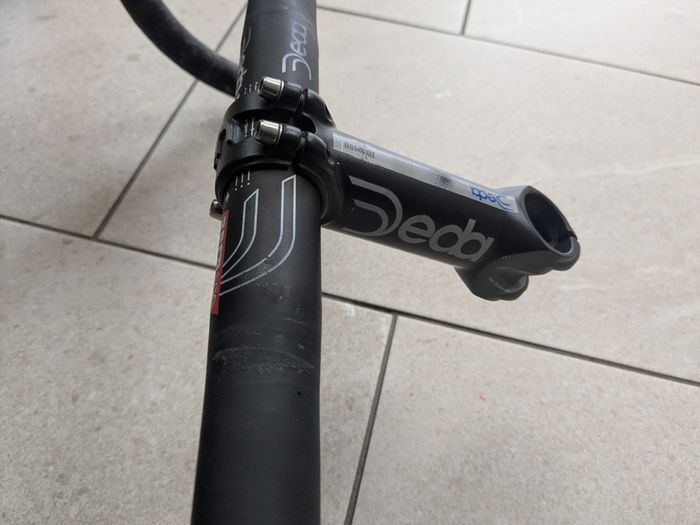 Deda Zero 100 bars (44cm) and stem (12cm).