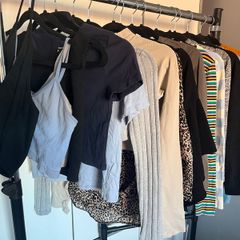 Women's Top Bundle 17 Pieces | Size 8-10 | Crop Tops, Sweaters, Knits & Everyday Basics | Like New