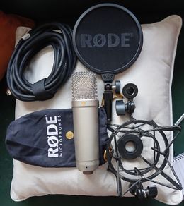 RODE NT1A large diaphragm condenser microphone