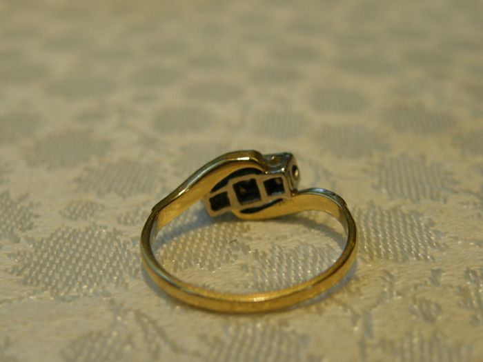 18ct Gold & Platinum Three Stone Diamond Crossover Ring - Size L, 2.7g, Antique/Vintage