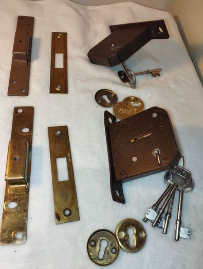 Era 5 leaver Locks x 2