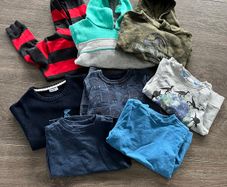 Boys clothes - 8 x jumpers & hoodies age 3-4