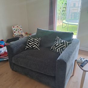 Snuggler chair