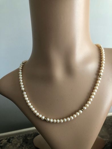 pearl necklace