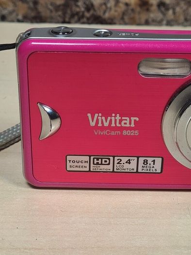 Vivitar Vivicam 8025 Digital Camera 8.1mp Mega Pixels Pink No Battery Charger