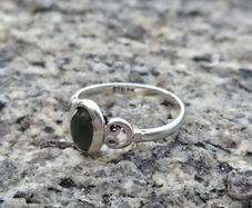 Ladies sterling silver ring