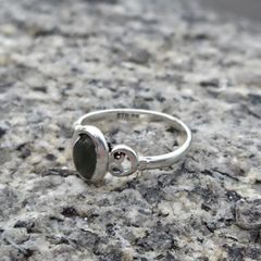Ladies sterling silver ring