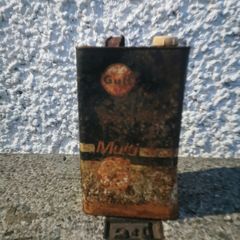 vintage oil can