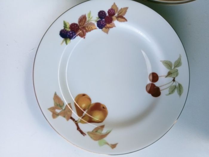 Royal Worcester EVESHAM GOLD Salad Plate