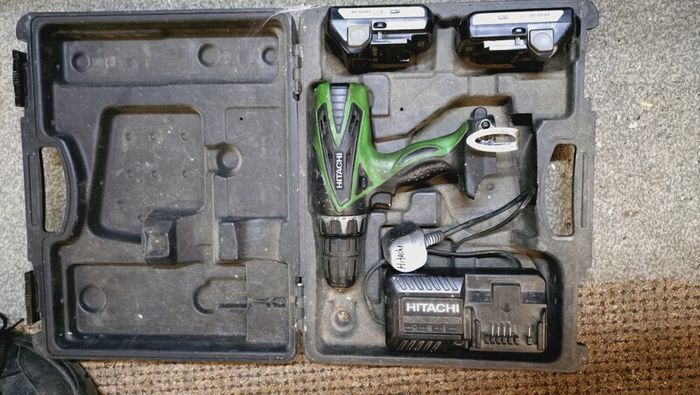 Hitachi cordless drill