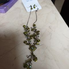 Costume  Necklace & Matching  Earrings.  Length  - 10"..