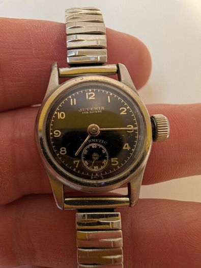 Juvenia watch.A watch with someone's story