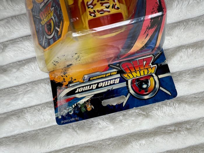 Kung Zhu Pet Special Forces Battle Armor RockO / Dune Tracker new Damaged box Please look at the pictures