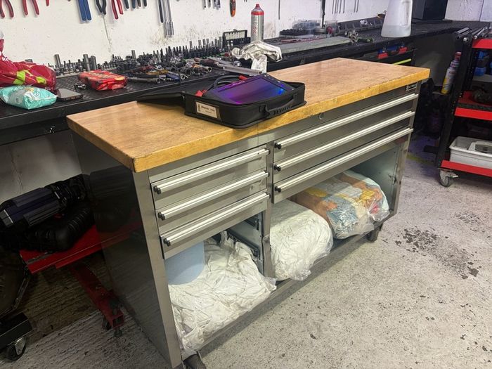 Tool trolley damaged