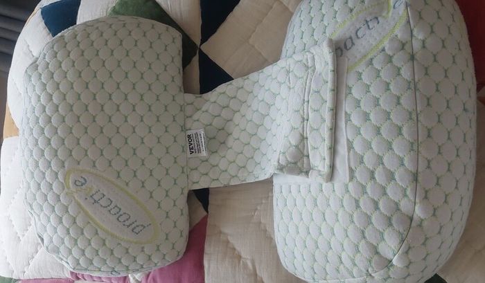#FTC: Free to Collect - 3 Pregnancy pillows