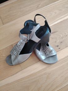 Women  sandals