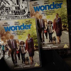 Wonder ! DVD ! with Slipcase ! 2018 ! Julia Roberts ! Owen Wilson !
