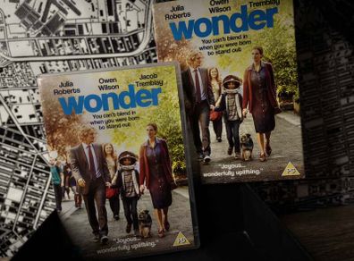 Wonder ! DVD ! with Slipcase ! 2018 ! Julia Roberts ! Owen Wilson !