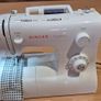Singer 2282 Sewing Machine Image 2
