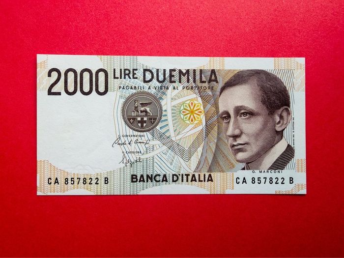 Italy  2000  Lire  1990    Pick  115  MARCONI  . ( Uncirculated )