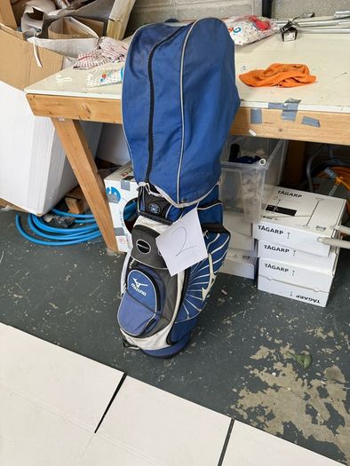 set golf clubs