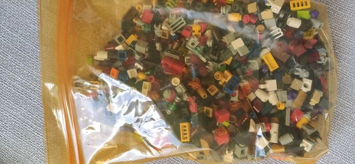 LEGO Collection (2011-2018) Mixed Figures & Bricks, Blue Ninjago NRG Zane figure with his spinner.