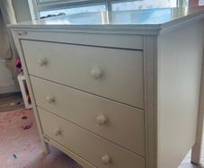 Free mamas and papas changing table.