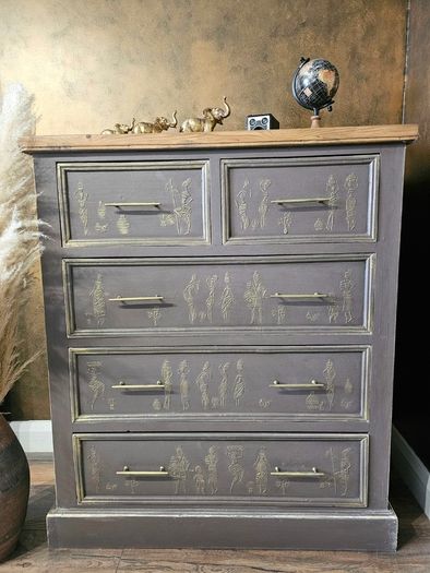 Chest of drawers