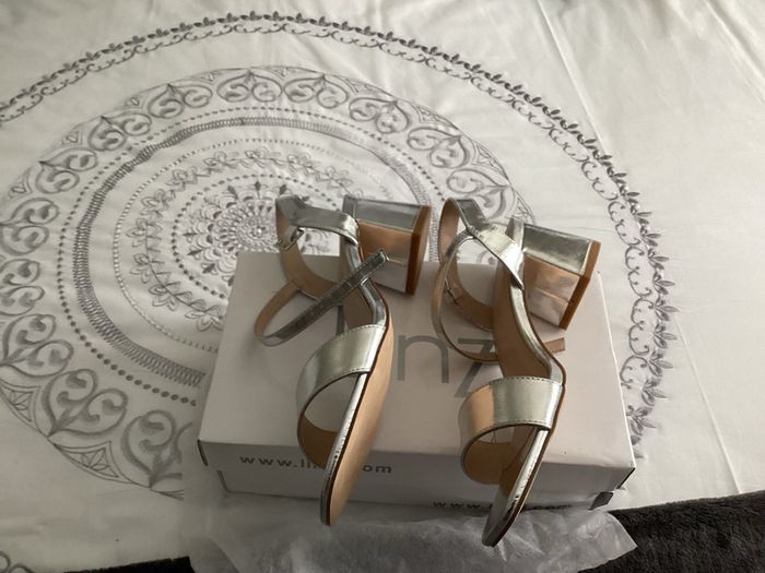 Silver sandles