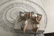 Silver sandles