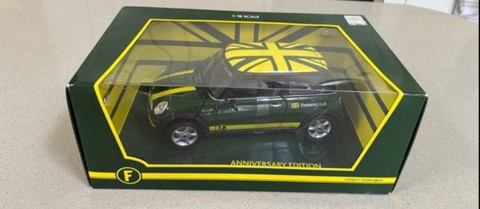 Mini Foxtons 1/18 Burago Rare